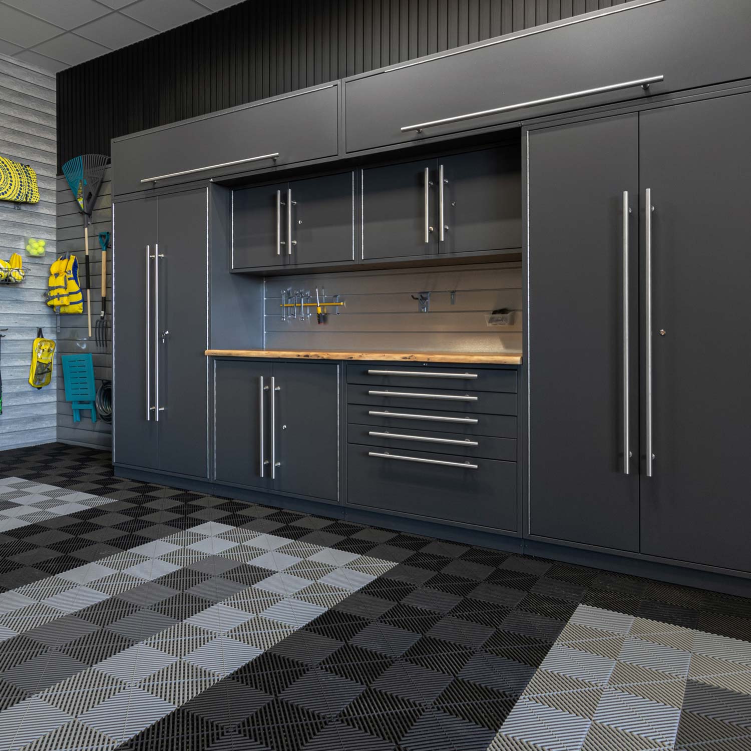Armoires LUX — Ensemble de 16 pieds — Grand coffre + Modules supérieurs