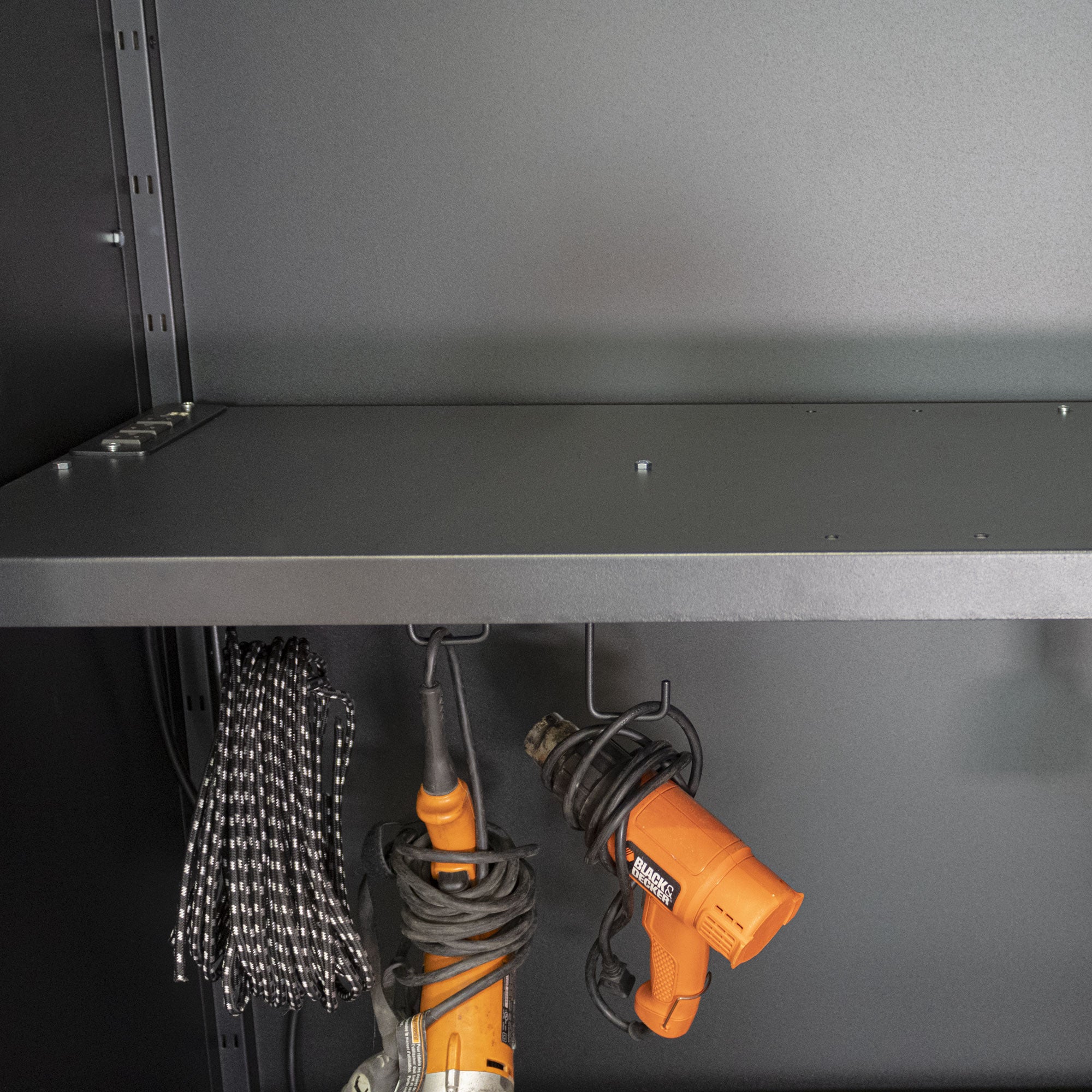 Station de charge pour grande armoire