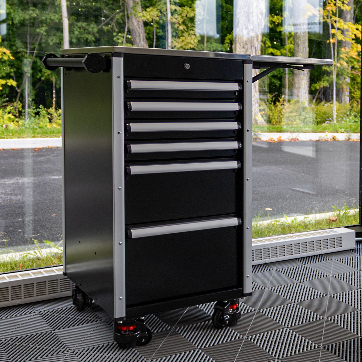 88 Series - 13 Drawers with Tall Locker - Black Handles - Traditional Casters