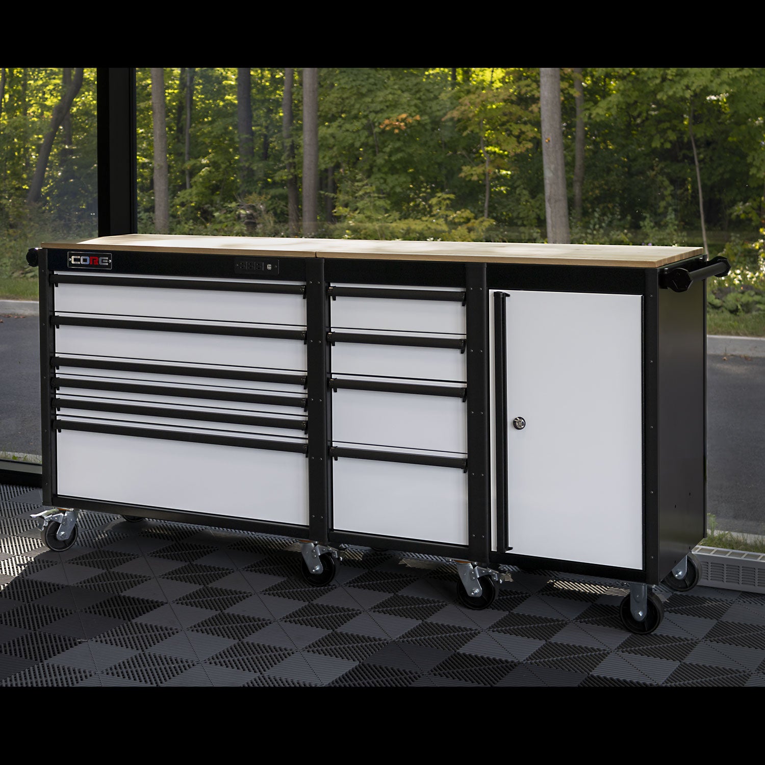 88 Series - 13 Drawers with Tall Locker - Black Handles - Traditional Casters