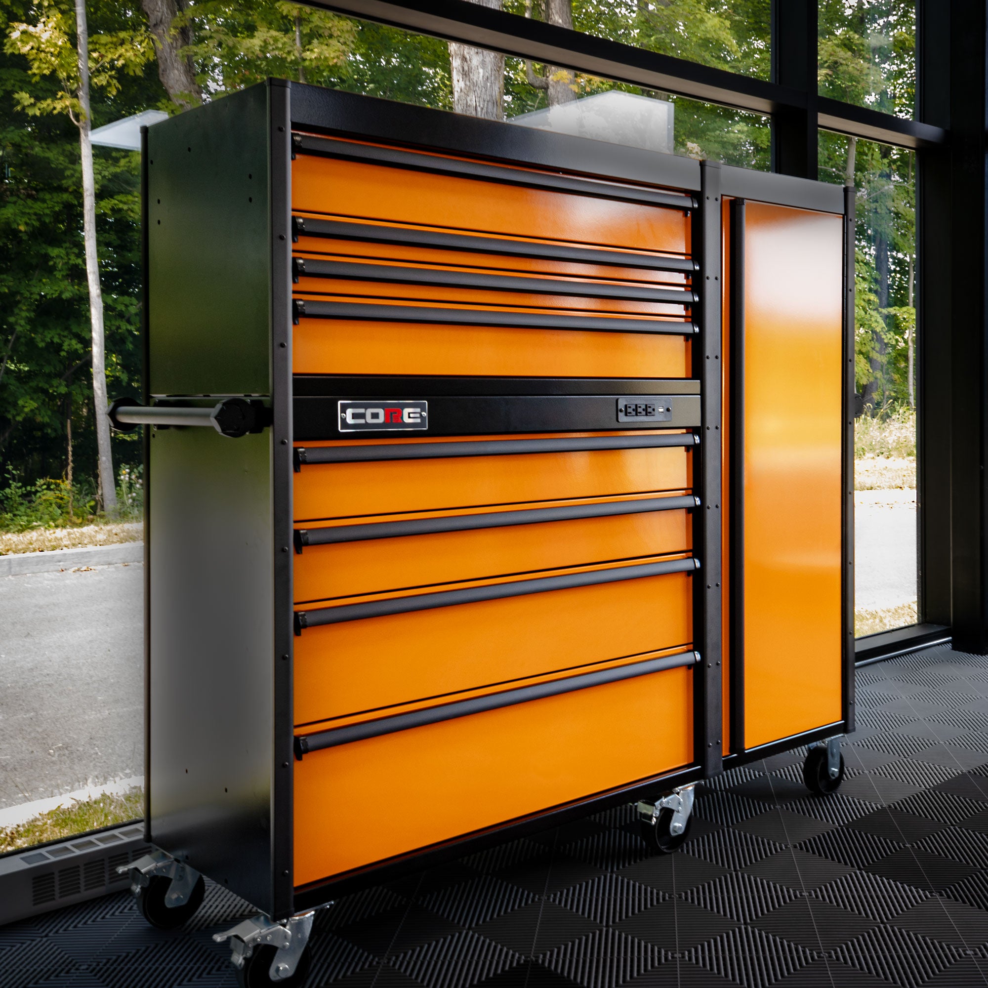 88 Series - 13 Drawers with Tall Locker - Black Handles - Traditional Casters